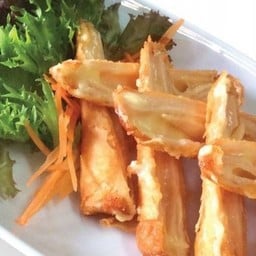 ปอเปี๊ยะทอดสอดไส้แฮมชีส 3 ชิ้น