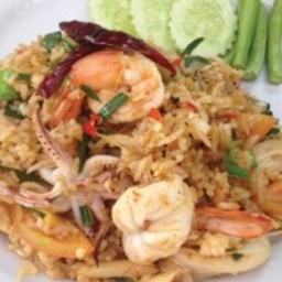 ข้าวผัดต้มยำทะเล