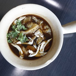 กระเพาะปลา น้ำแดง (ร้าน F-1 หูฉลาม)