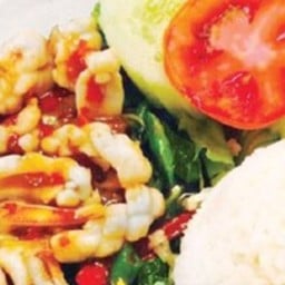 ข้าวกะเพราปลาหมึก