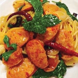 สปาเก็ตตี้ไส้กรอกกระเทียม