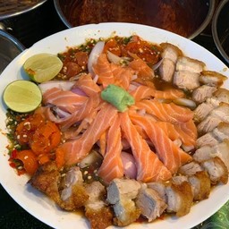 ผู้ชายชอบตำ ณ กาดอัศวินลำปาง