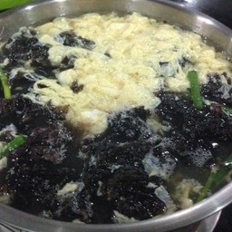 แกงจือสาหร่ายไข่นุ่ม