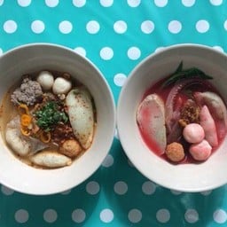 ก๋วยเตี๋ยวต้มยำ-เย็นตาโฟ สุขุมวิทซ.5(ซ.นาคนิวาส40)
