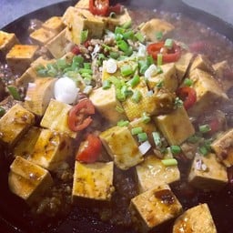 ผัดเต้าหู้เสฉวนกระทะร้อน
