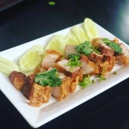 หมูกรอบทอด