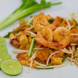 ผัดไทยกุ้งสด