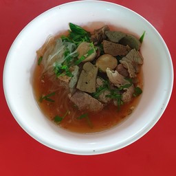 ก๋วยเตี๋ยวเนื้อน้ำใสพิเศษ