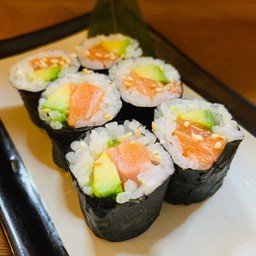 Salmon -Avocado Maki
