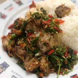 กะเพราหมูกรอบ(พิเศษ)