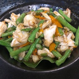 เนื้อปูผัดพริกเหลือง