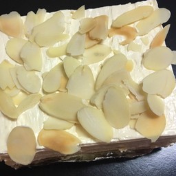 แอลมอนด์กาโตว์