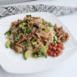 ยำขนมจีนปลาทูคุณปลาญา