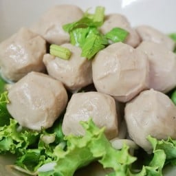 ลูกชิ้นเนื้อล้วน + ซุป