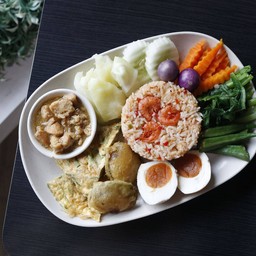 ข้าวคลุกน้ำพริกลงเรือ