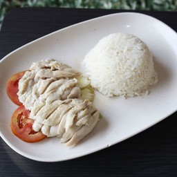 ข้าวมันไก่ +ซุป (ร้าน หยูกี่ ข้าวมันไก่ไหห่ล)