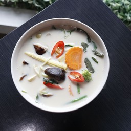 ต้มข่าเต้าหู้ผักรวม (ร้าน Good Taste Vegetarian)