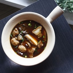 ก๋วยจั๊บ น้ำข้น (ร้าน ก๋วยจั๊บดำเนินฯ)