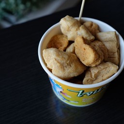 ลูกชิ้นระเบิด 40 บาท (ร้าน ไจแอนท์ลูกชิ้นระเบิด)