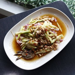 ยำมะม่วง ใส่ปู (ร้าน ส้มตำ ครัวอนงค์)