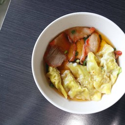 เกี๋ยวกุ้งน้ำ (ร้าน F-1 หูฉลาม)