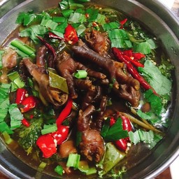แซ่บสมชื่อร้าน