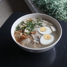 ก๋วยจั๊บญวน หมูยอ ใส่ไข่ (ร้าน ก๋วยจั๊บญวน by ป.อุบล)