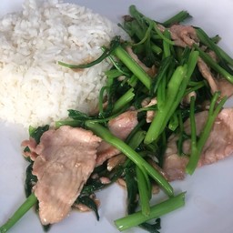 ผักบุ้งหมูชิ้น