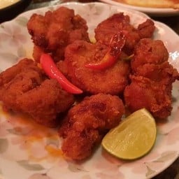 ไก่ทอดคาราเกะ สไปซี่ มาพร้อมกับมะนาว ยิ่งบีบยิ่งแซบ