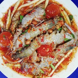 ยำมะม่วงกั้งสดไข่แดง