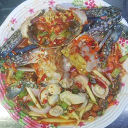 ยำมะม่วงปูม้า หอยนางรม