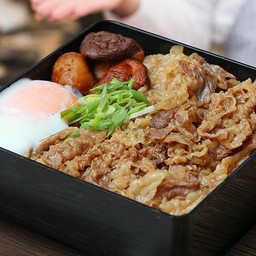 ข้าวหน้าเนื้อสุกี้ยากี้