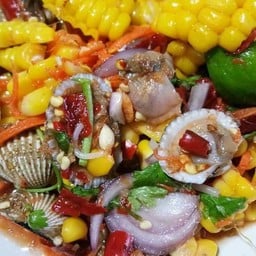 ยำมะม่วงหอยแครง+ข้าวโพด