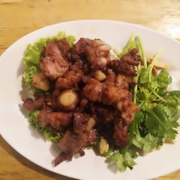 แหนมซี่โครงหมูทอด