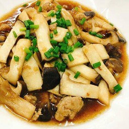 เห็ดออรินจิผัดน้ำมันหอย