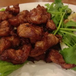 แหนมข้อไก่ทอด