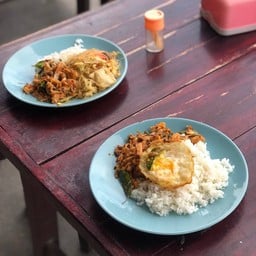 ครัวนายหนัง (ข้าวราดแกง)