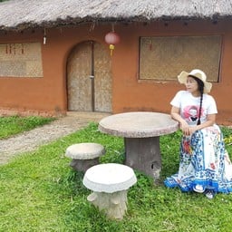 เดินเยอะแล้วขอนั่งพักหน่อย