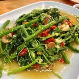 ครัวสี่เจ๊