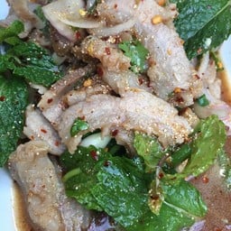 ร้านลาบส้มตำน้องแม็ก