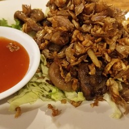 ไส้ตันทอดกระเทียมพริกไทย