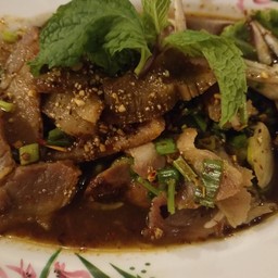 น้ำตกหมู