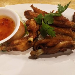 ปีกไก่ทอดน้ำปลา