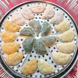 ขนมจีบไก่ กุยช่ายนึ่งแป้งบาง