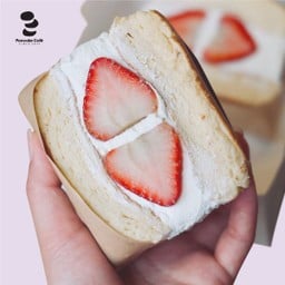 Pancake Sandwich Strawberry Fresh Cream  (แพนเค้ก แซนวิส สตอรว์เบอร์รี่ เฟรช ครีม)