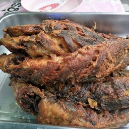 ปลาดุกทอดร้อนๆๆพร้อมเสริฟ์