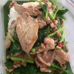 คะน้าหมูชิ้น