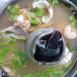 ต้มยำรวมมิตรทะเล