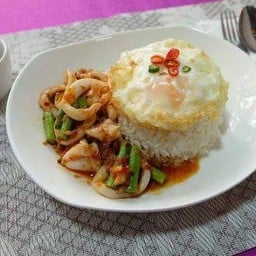 กะเพราระเบิดระเบ้อ(คุณศิ)