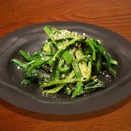 ผักโขมคลุกซอสโรยงา